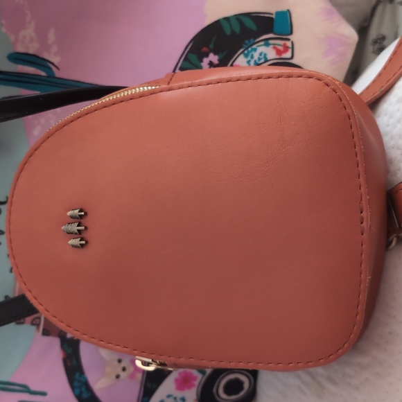 EUC Portland Leather 'Almost Perfect' Sydney Sling Bag Persimmon - Picture 6 of 17